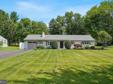 1121 W THOMAS ROAD, LANSDALE, PA 19446