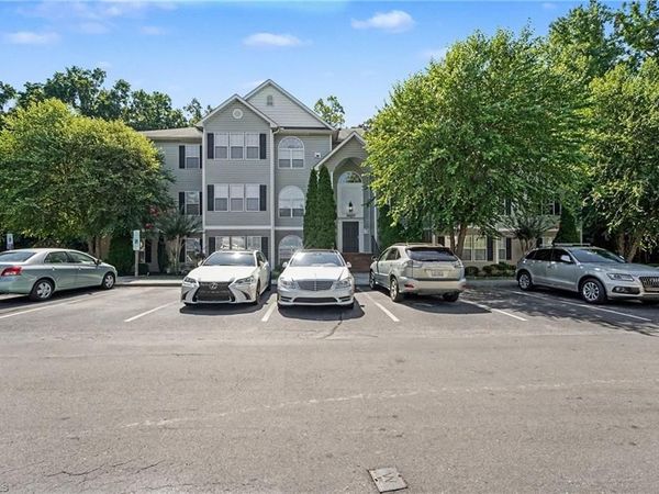 2600 Pennoak Way, Unit H, Greensboro, NC 27407