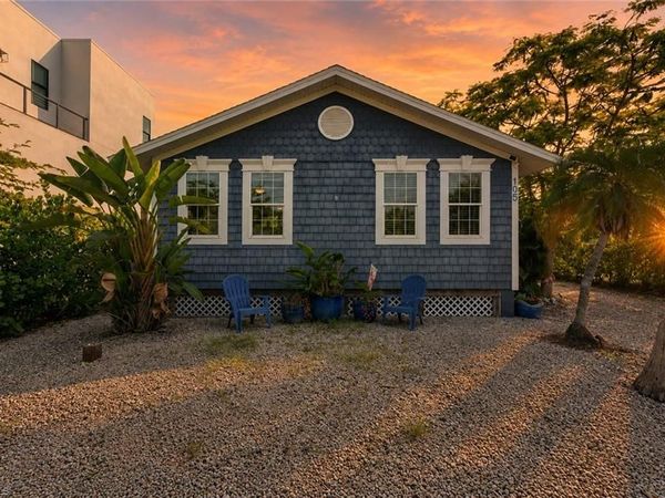 105 W Hilo ST , NAPLES, FL 34113