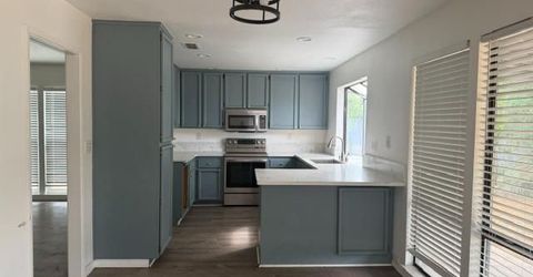 8107 Darien Cir, Sacramento, CA 95828 Photo