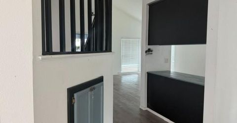 8107 Darien Cir, Sacramento, CA 95828 Photo