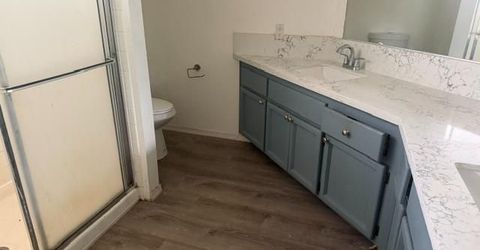 8107 Darien Cir, Sacramento, CA 95828 Photo