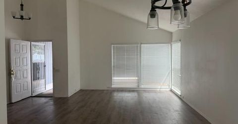8107 Darien Cir, Sacramento, CA 95828 Photo