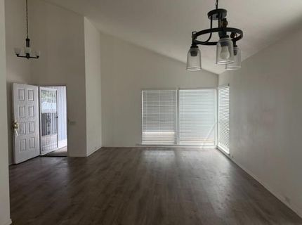 8107 Darien Cir, Sacramento, CA 95828 Photo