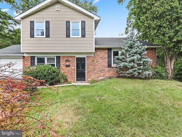 821 SWEETBRIAR DRIVE, WARMINSTER, PA 18974