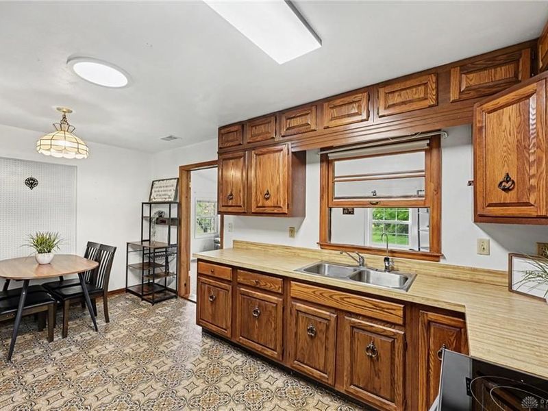 4854 Scarff Road, Bethel Township, OH 45344 Photo 9