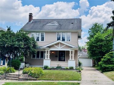 62 E Dixon Avenue, Oakwood, OH 45419