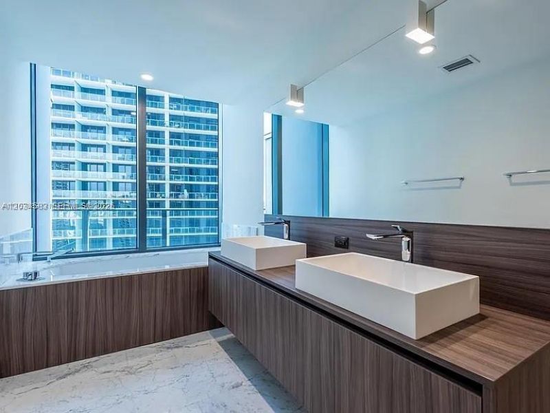 1000 Brickell Plz , Unit 3509, Miami, FL 33131 Photo