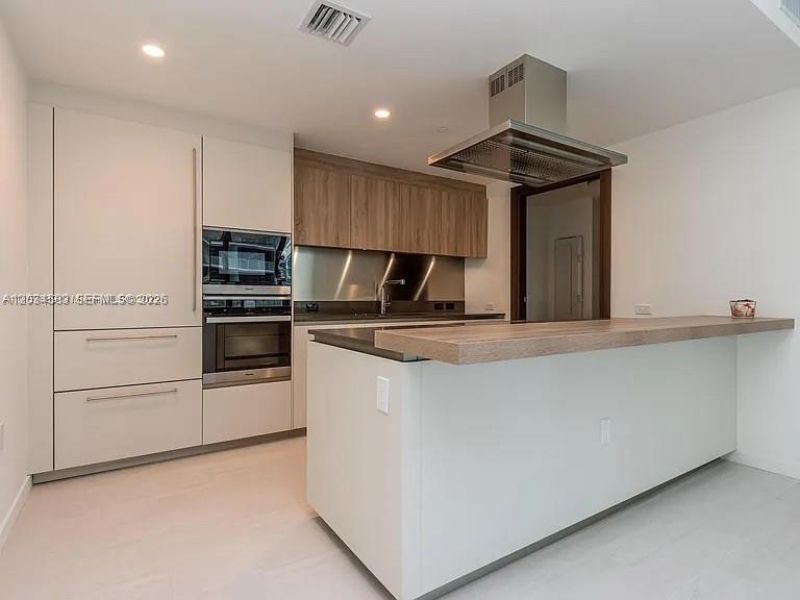 1000 Brickell Plz , Unit 3509, Miami, FL 33131 Photo