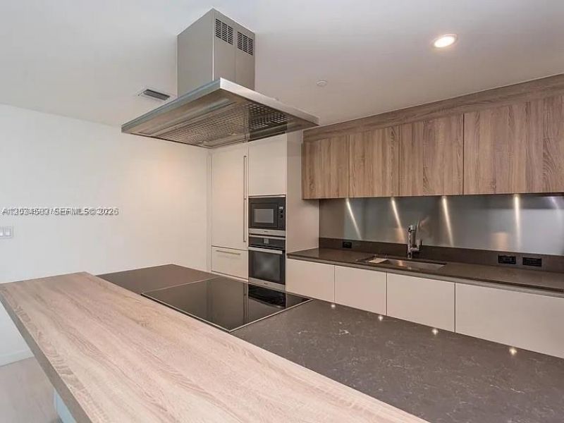1000 Brickell Plz , Unit 3509, Miami, FL 33131 Photo