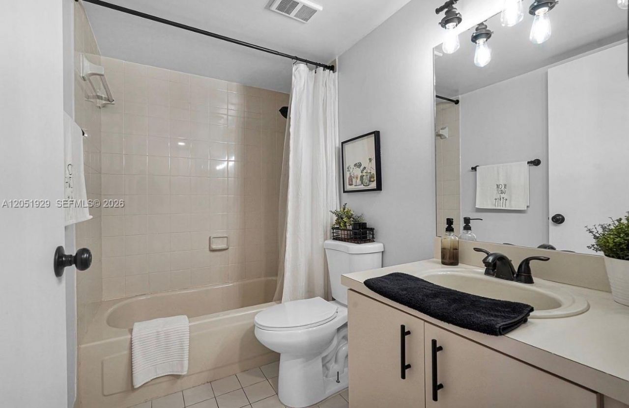 8680 SW 212th St , Unit 105, Cutler Bay, FL 33189 Photo