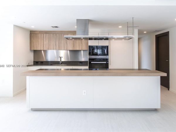 1000 Brickell Plz , Unit 2110, Miami, FL 33131