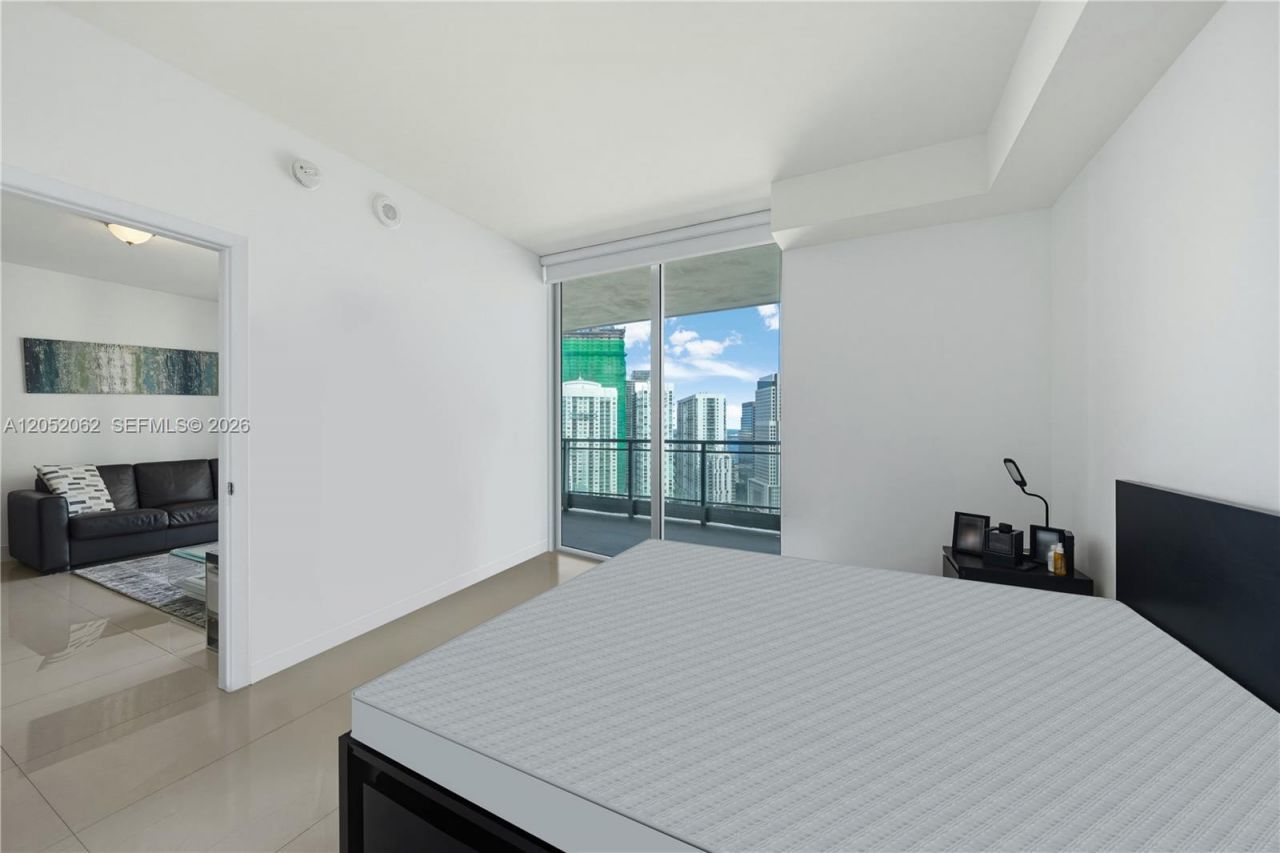 90 SW 3rd St , Unit 3511, Miami, FL 33130 Photo