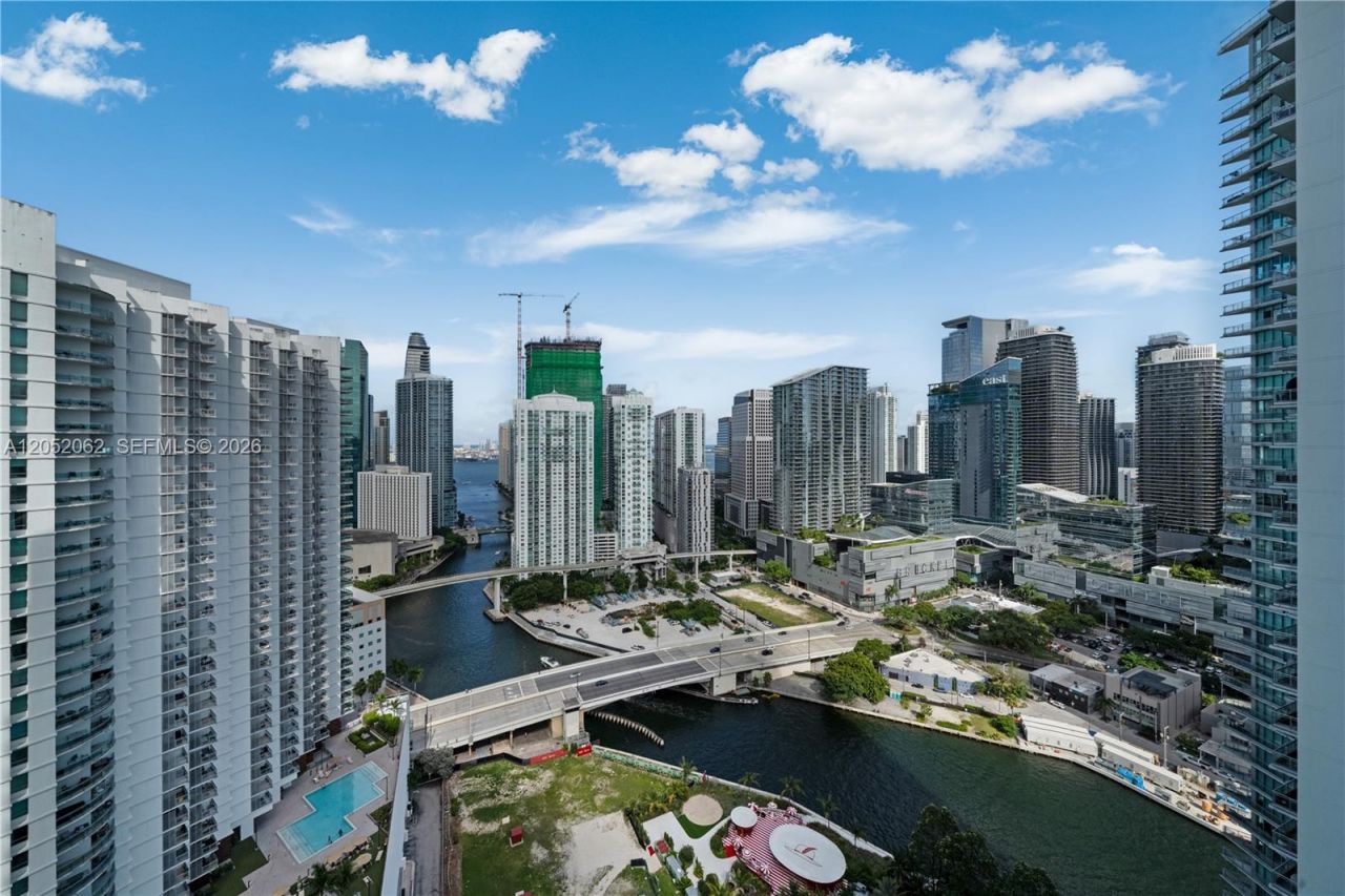 90 SW 3rd St , Unit 3511, Miami, FL 33130 Photo