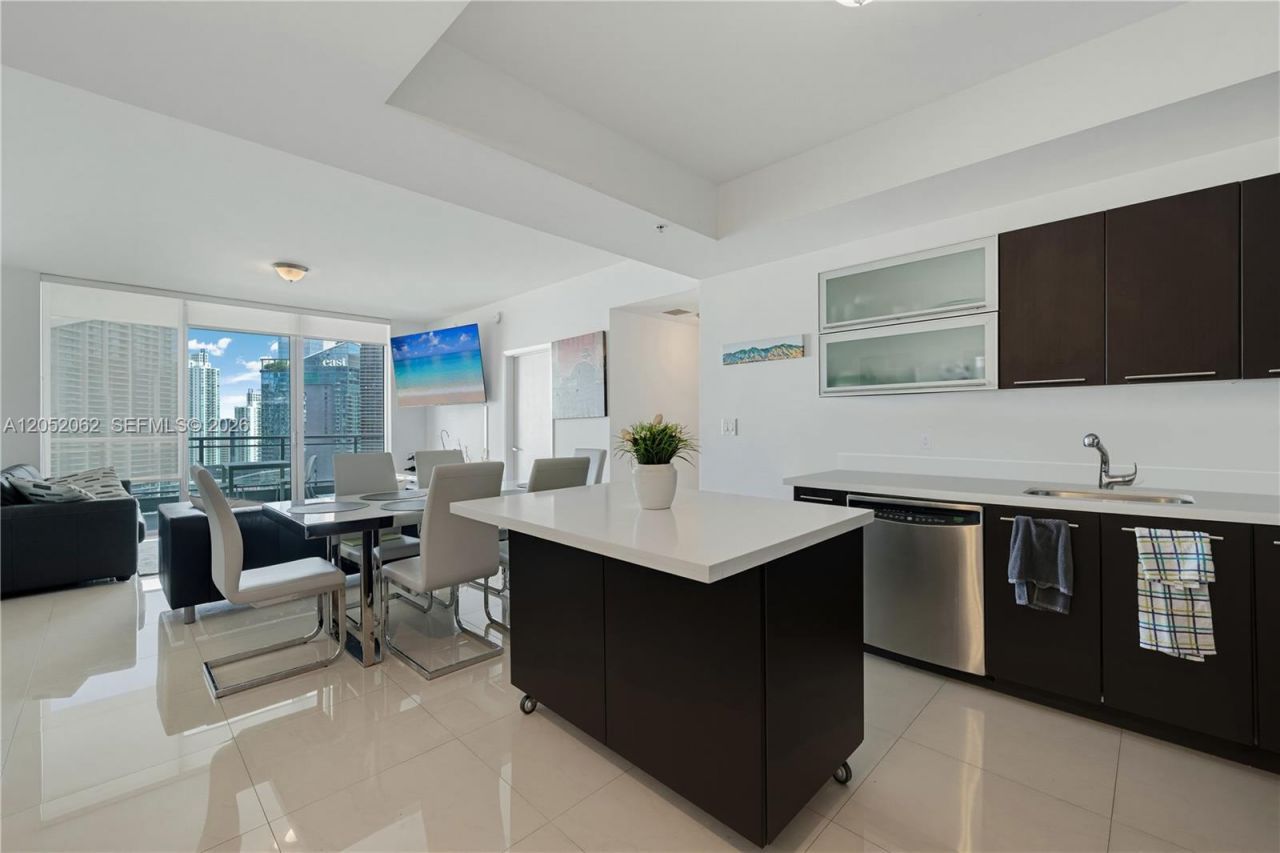 90 SW 3rd St , Unit 3511, Miami, FL 33130 Photo