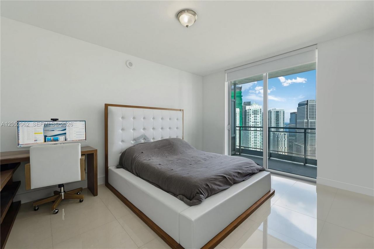90 SW 3rd St , Unit 3511, Miami, FL 33130 Photo