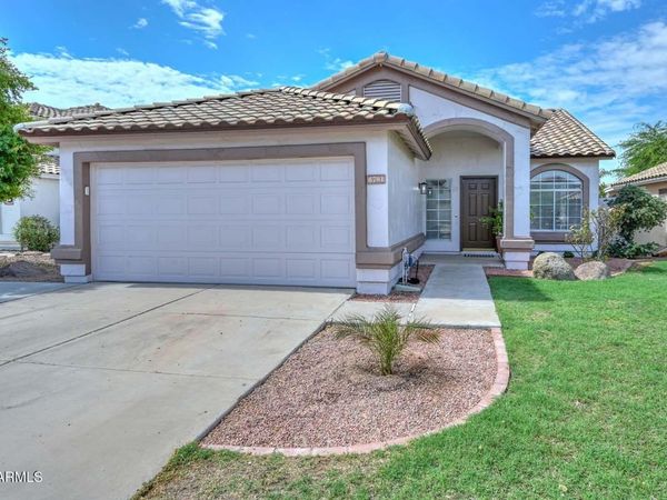 6781 W LOUISE Drive, Glendale, AZ 85310