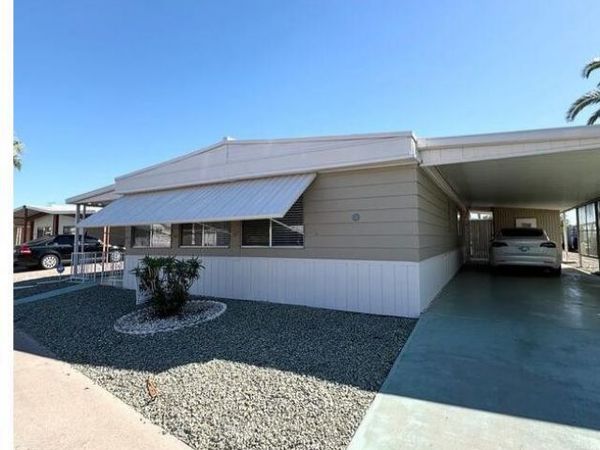 120 N Val Vista Drive, Unit 139, Mesa, AZ 85213