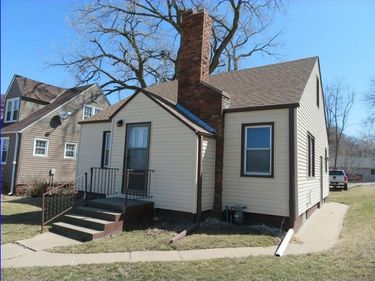 112 N KEARNEY Street, OAKLAND, IA 51560