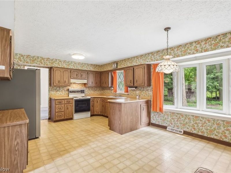 5611 Goodman Drive, North Royalton, OH 44133 Photo 12