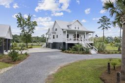 660 Broadmarsh Road photo 4