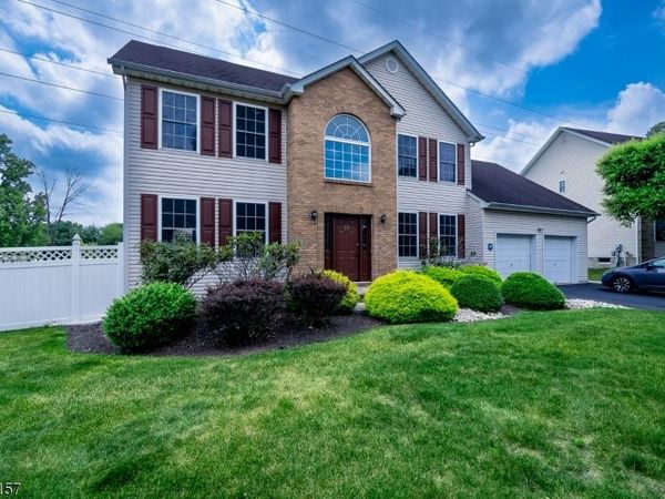 29 Vocisano Ct, Piscataway, NJ 08854