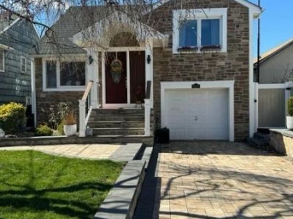 2837 Myrtle Ter, Linden, NJ 07036