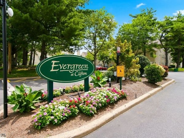 29 Timber Dr, Clifton, NJ 07014