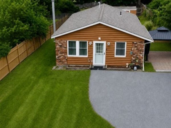 18 Prince St, Hamburg, NJ 07419