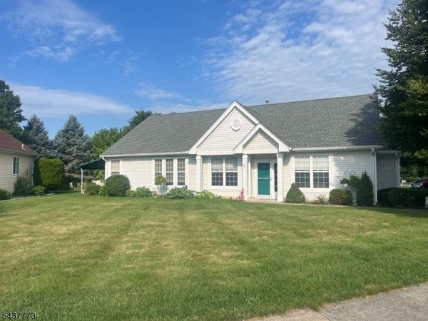 9 Buckingham Cir, White, NJ 07823