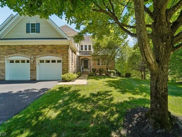 1 Roehm Ct, West Orange, NJ 07052