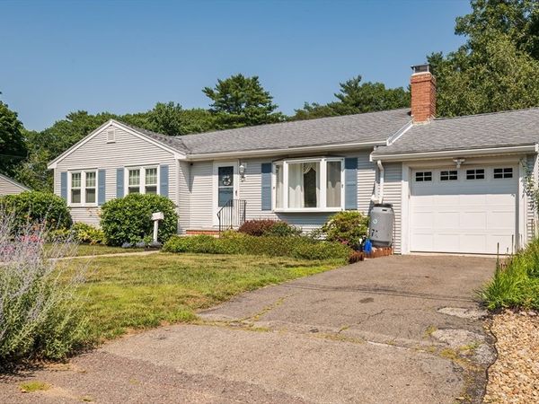 47 Sharon Rd, Hamilton, MA 01982