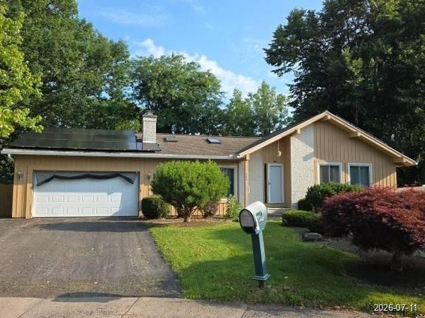 125 Granada Circle , Rochester, NY 14609