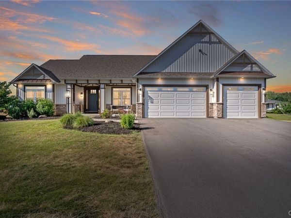 221 Lexi Lane , Baldwinsville, NY 13027