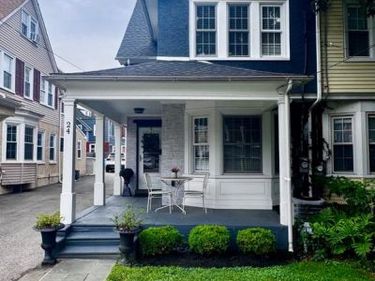 24 THOMAS, BRYN MAWR, PA 19010