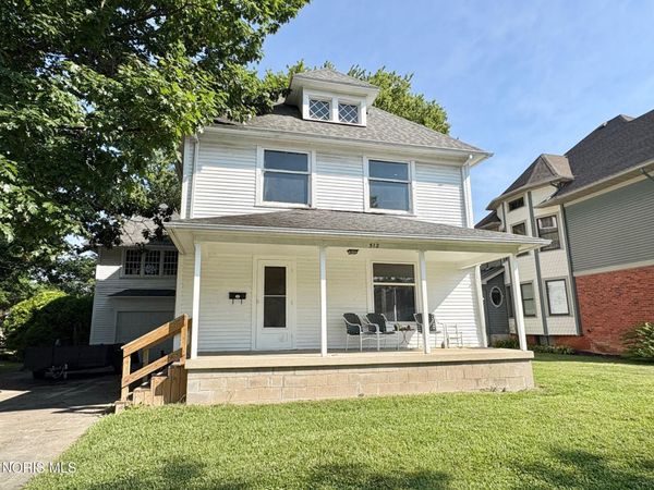 512 W Washington Street , Napoleon, OH 43545