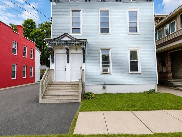 69 James Street, Unit 2 Upstairs, Amsterdam, NY 12010