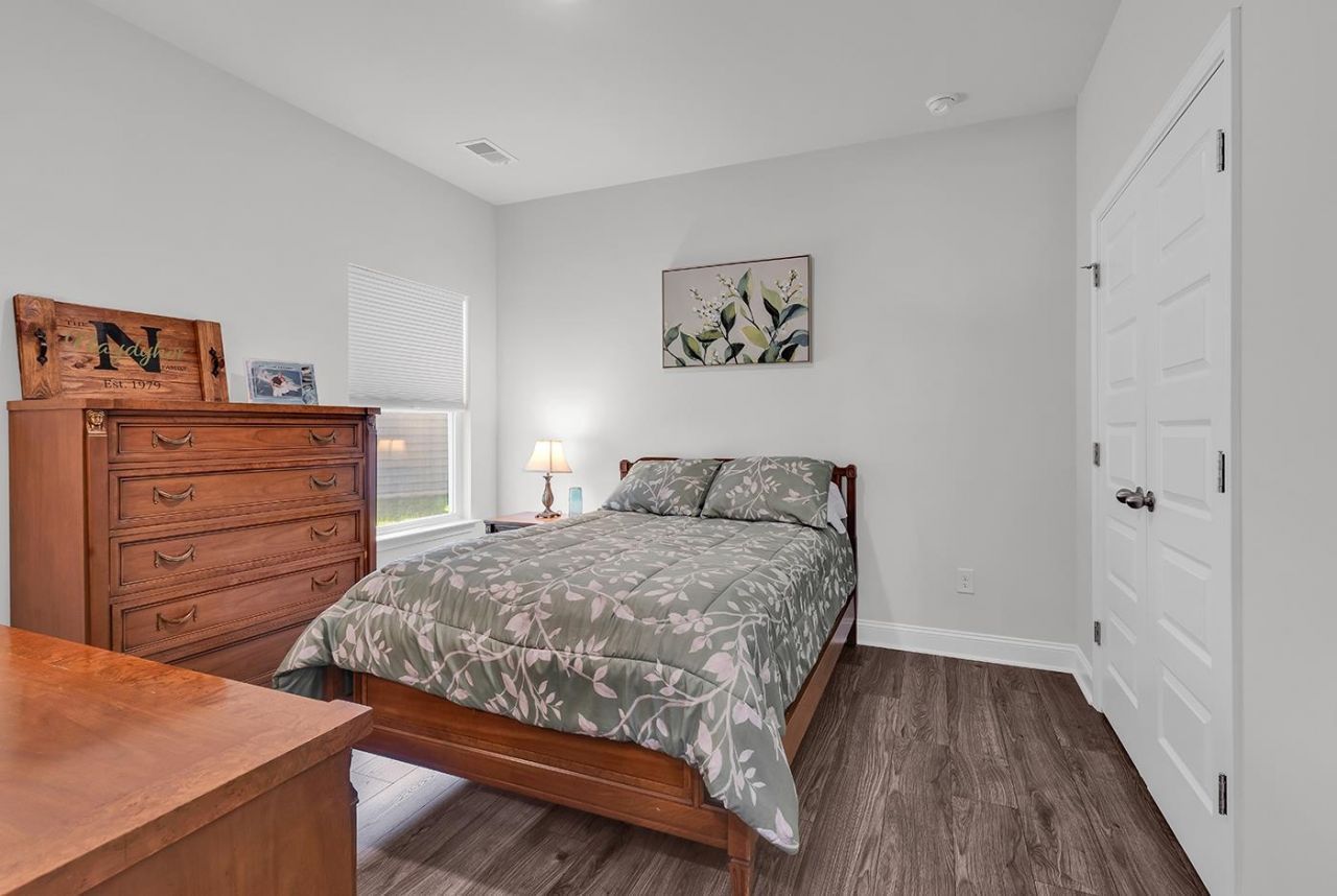 776 Harrison Mill St. Photo 8