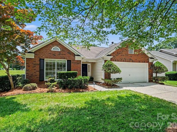 8316 Rhian Brook Lane, Charlotte, NC 28216