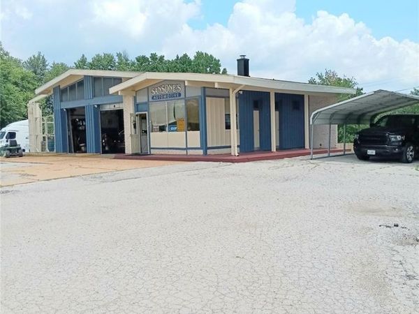 12600 Lusher Road, Florissant, MO 63033