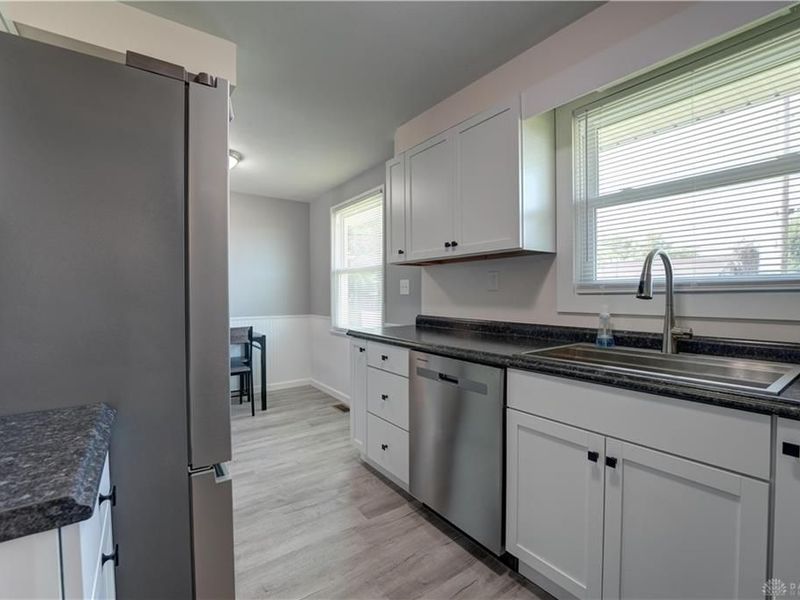 414 E Harmon Drive, Greenville, OH 45331 Photo 8