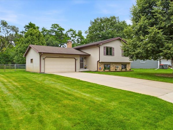 13445 Gladiola Street NW, Andover, MN 55304