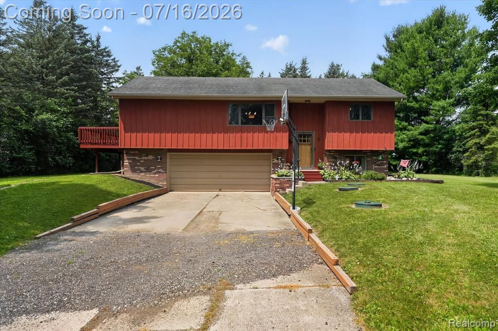 11210 Linden Road, Fenton Township, MI 48451 Main Photo