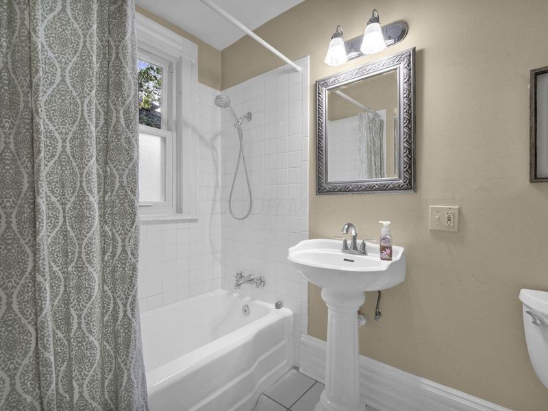 1283 Hunter Avenue, Columbus, OH 43201 Photo 7