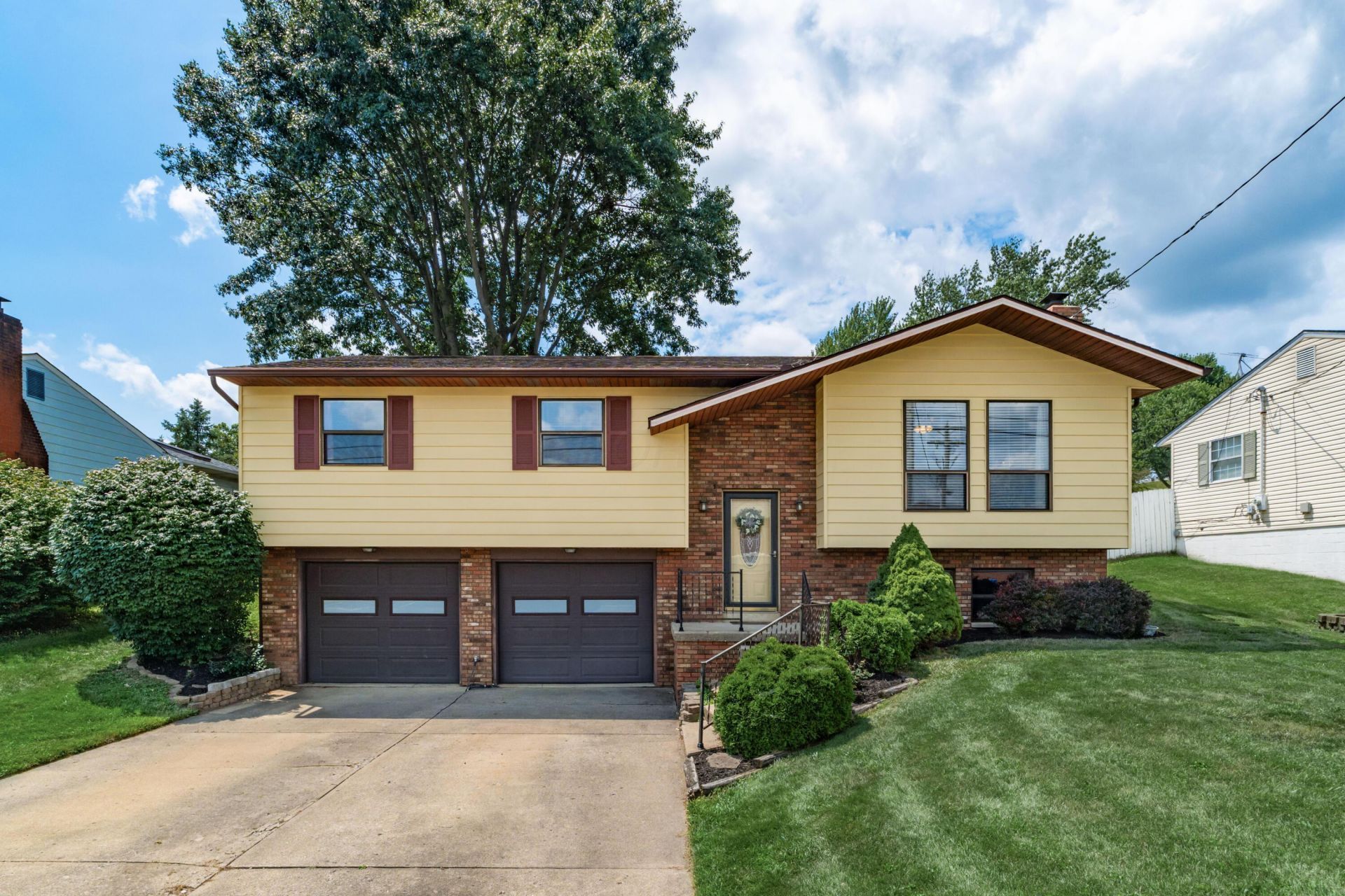 137 Whittier Drive S, Lancaster, OH 43130 Main Photo