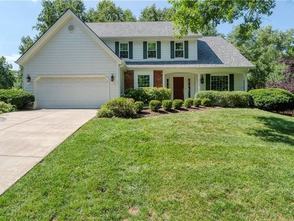 8115 W 115th Terrace, Overland Park, KS 66210