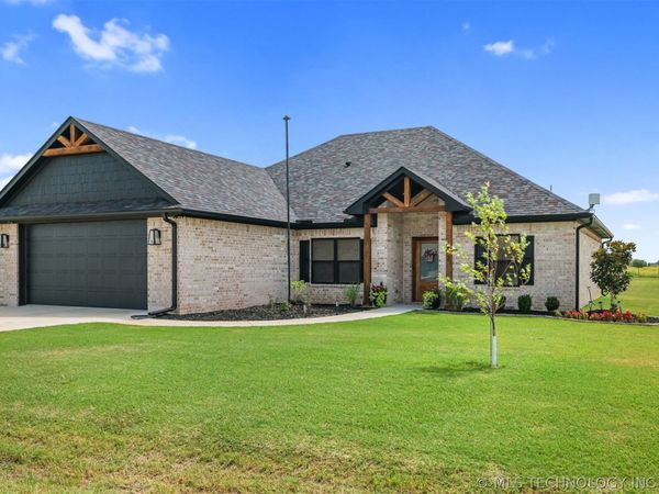 302 Peachtree Road , Calera, OK 74730