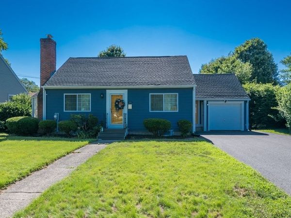 379 Roosevelt Ave, Springfield, MA 01118