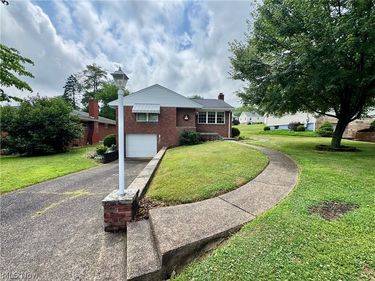 102 Willinda Drive , St Clairsville, OH 43950