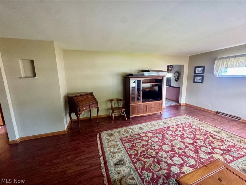 102 Willinda Drive, Saint Clairsville, OH 43950 Photo 4